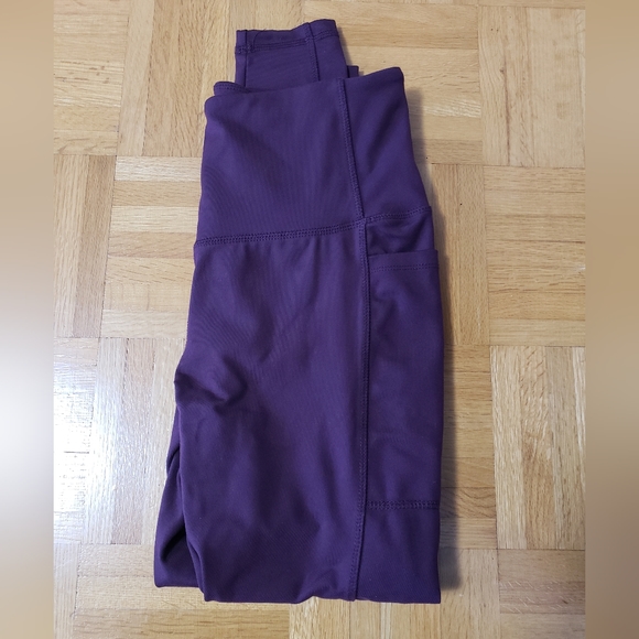 High Rise 7/8 Legging with Pockets - Picture 3 of 4